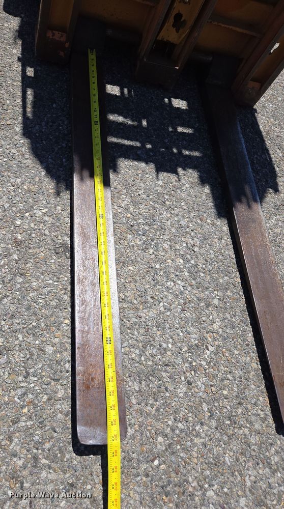 image for item EC1126 2017 UniCarriers CFS40 forklift