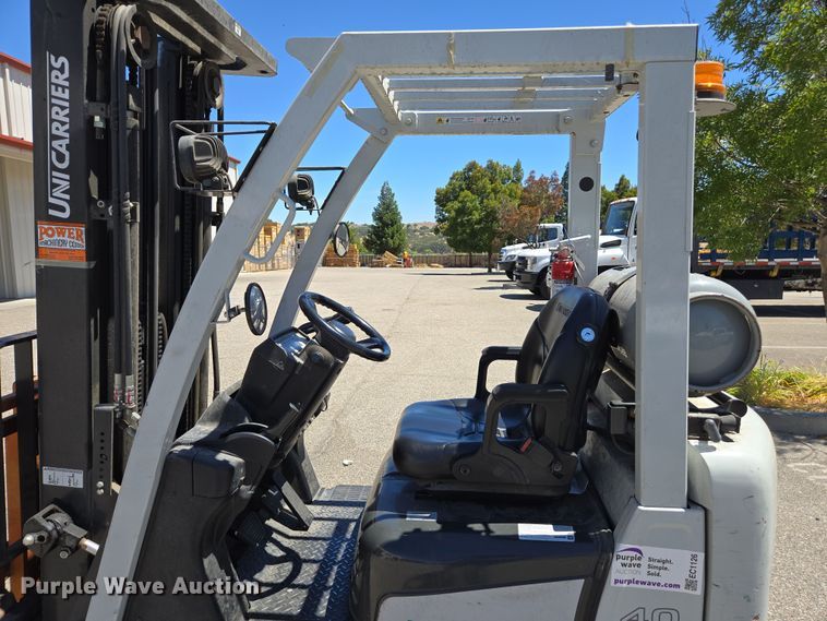 image for item EC1126 2017 UniCarriers CFS40 forklift