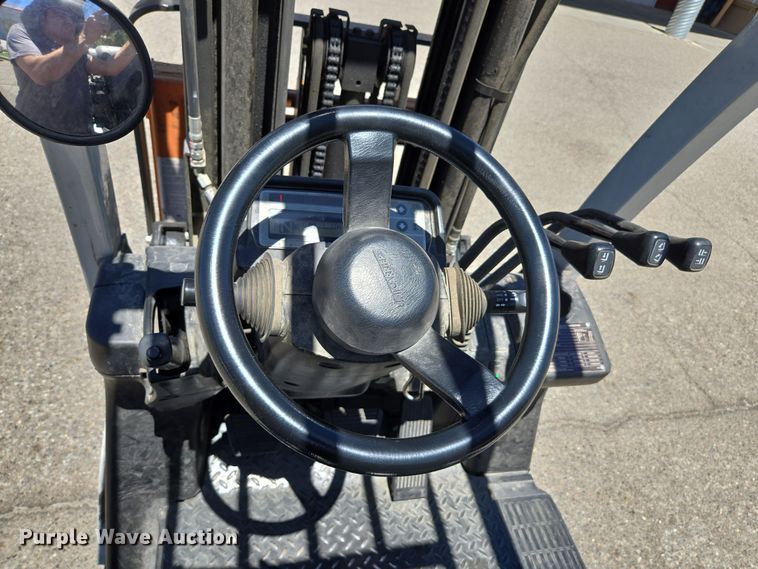 image for item EC1126 2017 UniCarriers CFS40 forklift