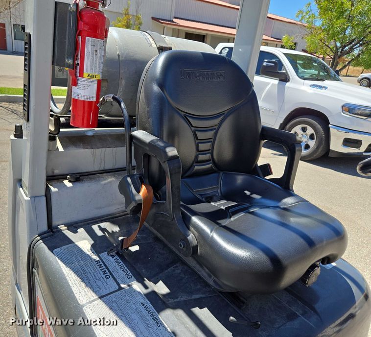 image for item EC1126 2017 UniCarriers CFS40 forklift