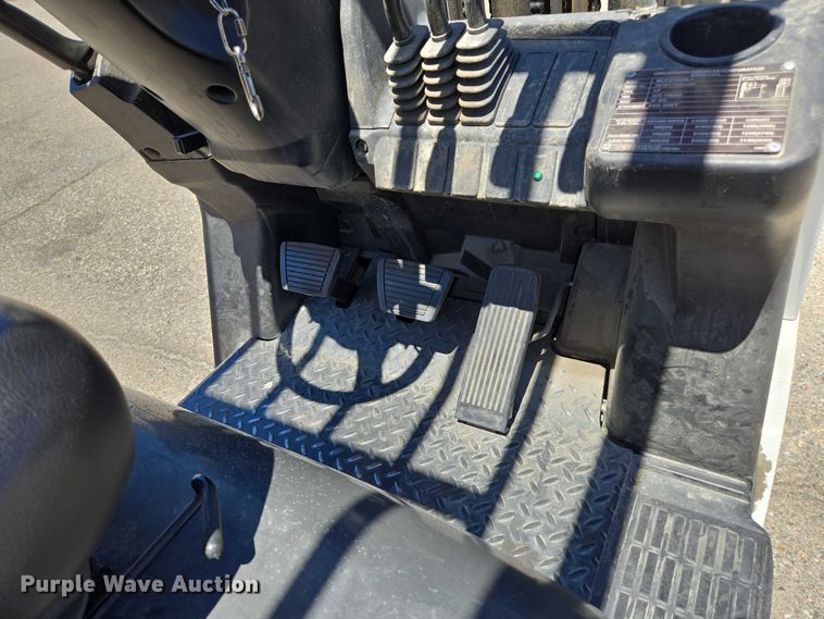 image for item EC1126 2017 UniCarriers CFS40 forklift