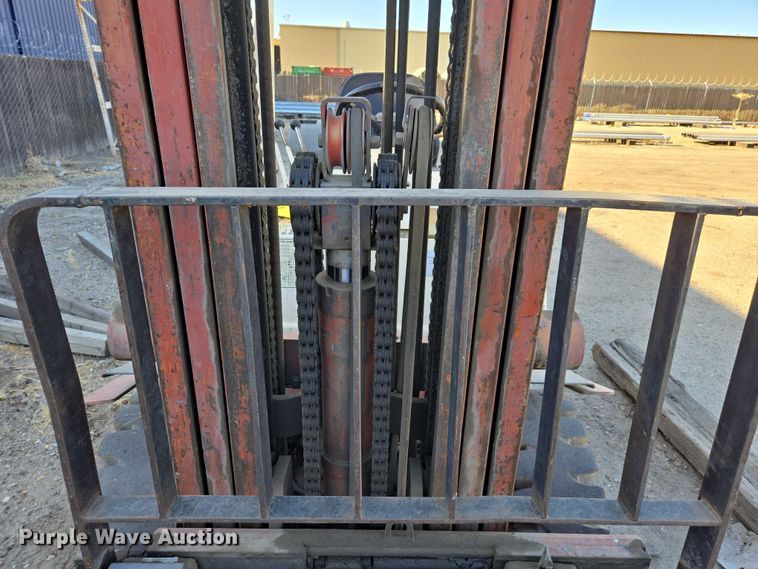 image for item EC1127 1993 Nissan PF60 forklift