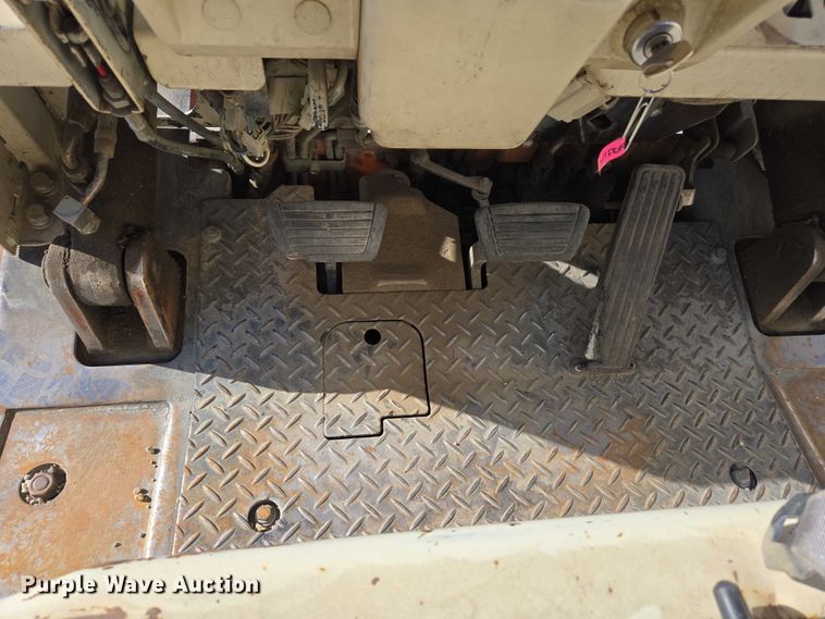 image for item EC1127 1993 Nissan PF60 forklift