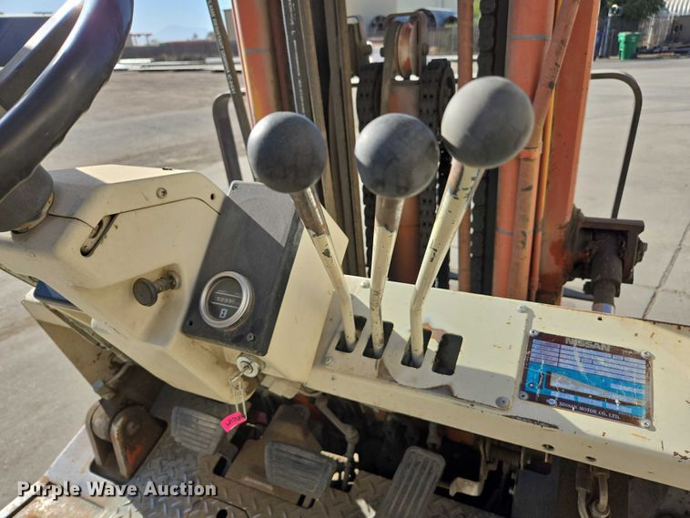 image for item EC1127 1993 Nissan PF60 forklift