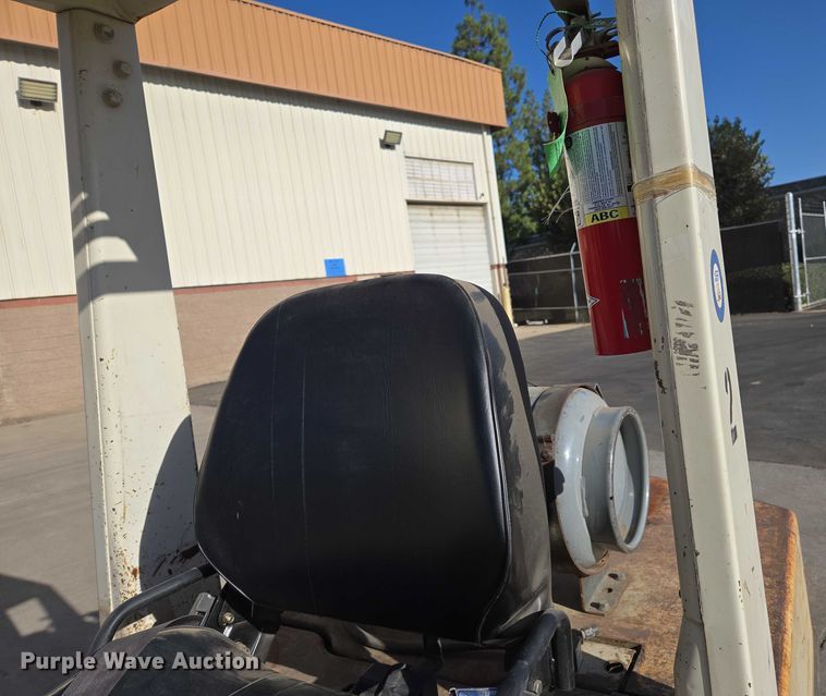 image for item EC1127 1993 Nissan PF60 forklift