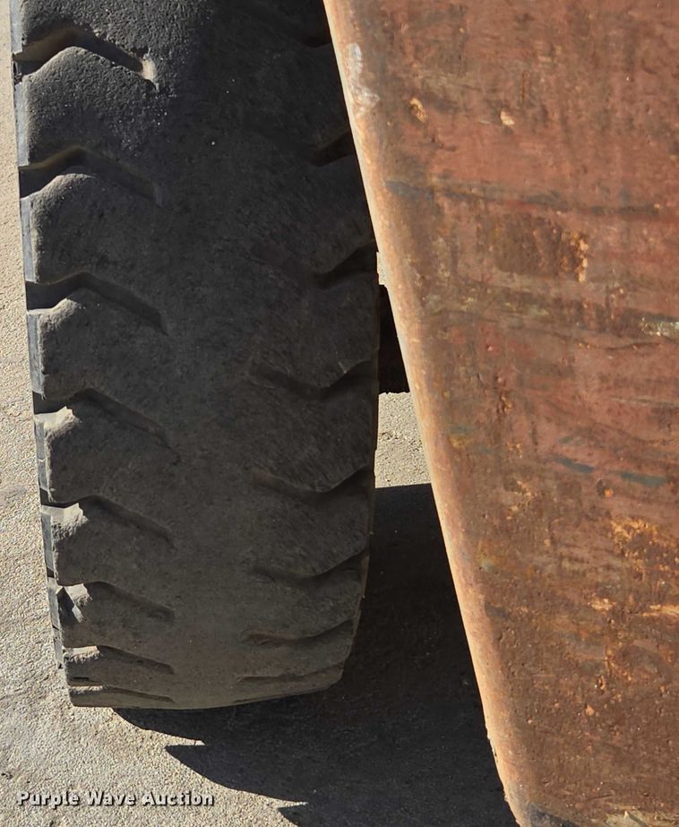 image for item EC1127 1993 Nissan PF60 forklift