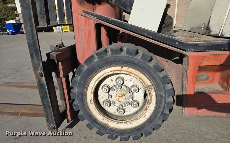 image for item EC1127 1993 Nissan PF60 forklift