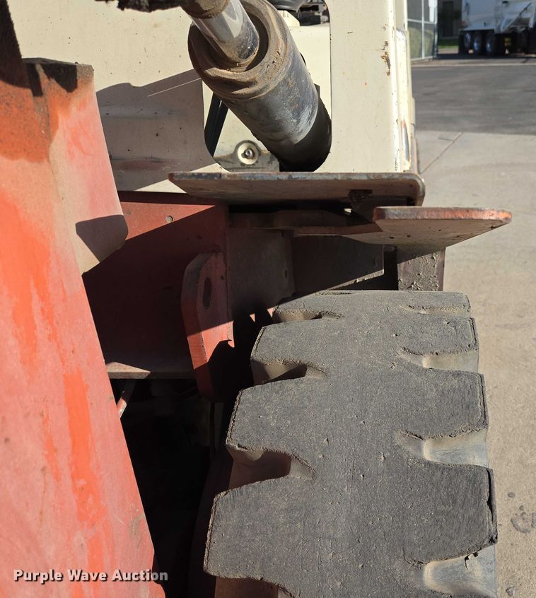 image for item EC1127 1993 Nissan PF60 forklift