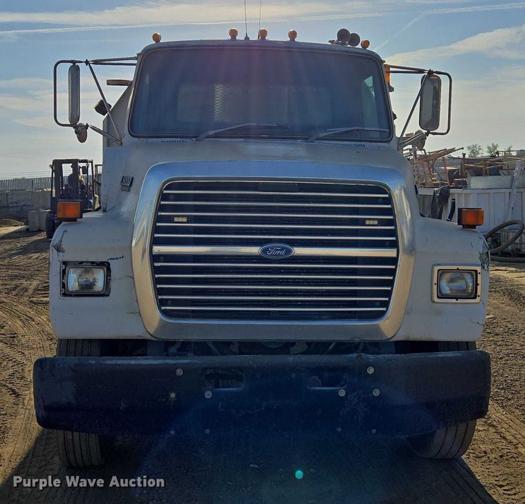 image for item EC1142 1994 Ford LN8000 flatbed truck