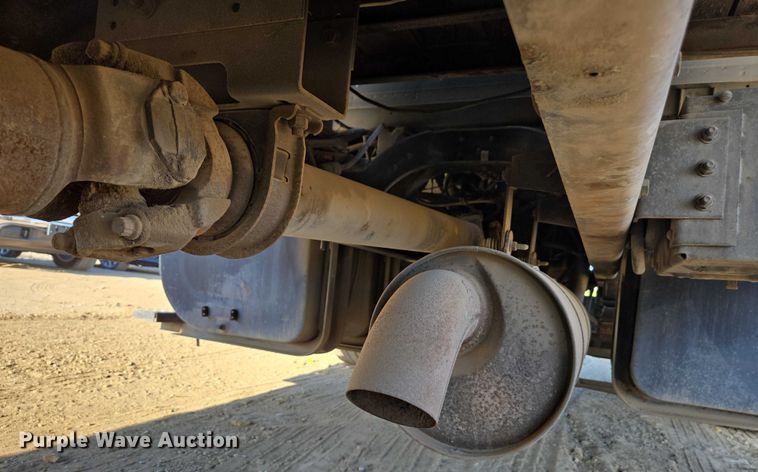 image for item EC1142 1994 Ford LN8000 flatbed truck