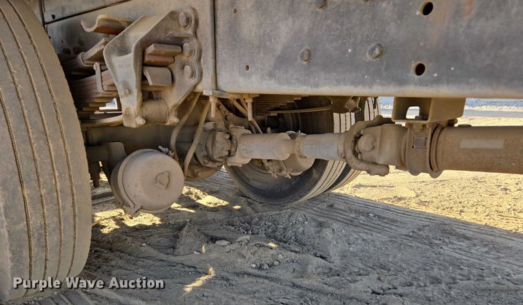 image for item EC1142 1994 Ford LN8000 flatbed truck