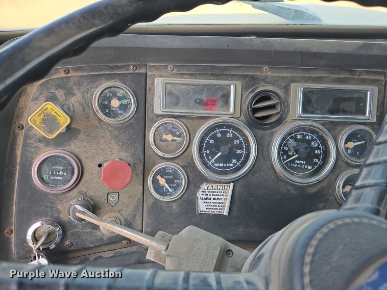 image for item EC1142 1994 Ford LN8000 flatbed truck