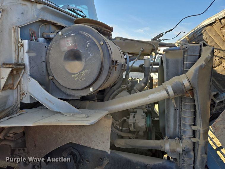 image for item EC1142 1994 Ford LN8000 flatbed truck