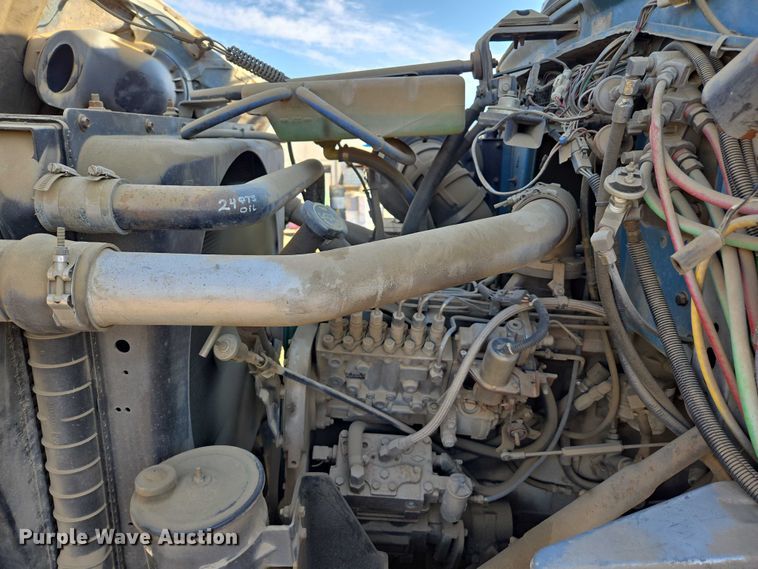 image for item EC1142 1994 Ford LN8000 flatbed truck