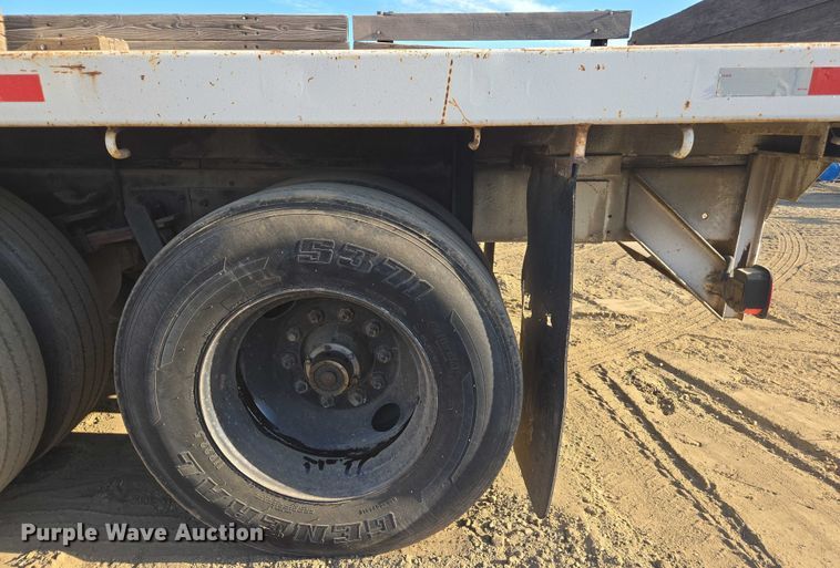 image for item EC1142 1994 Ford LN8000 flatbed truck