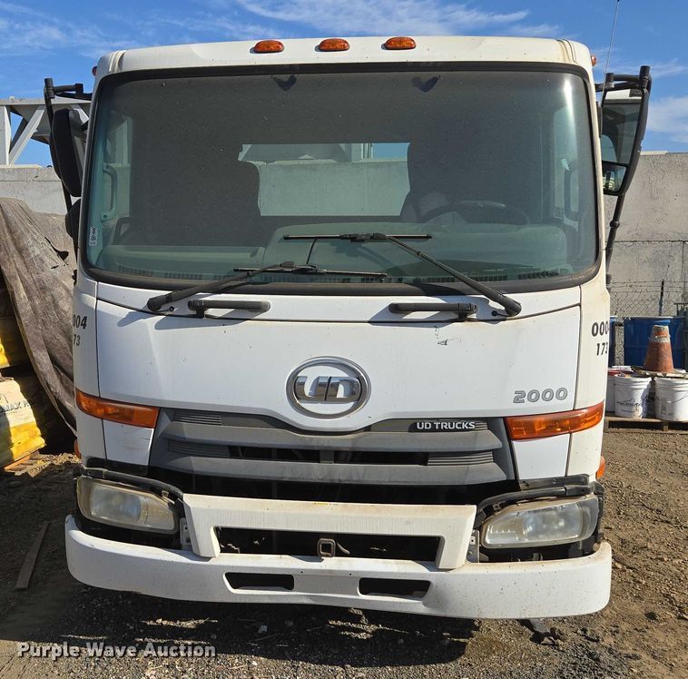 image for item EC1143 2011 Nissan UD2000 truck cab and chassis