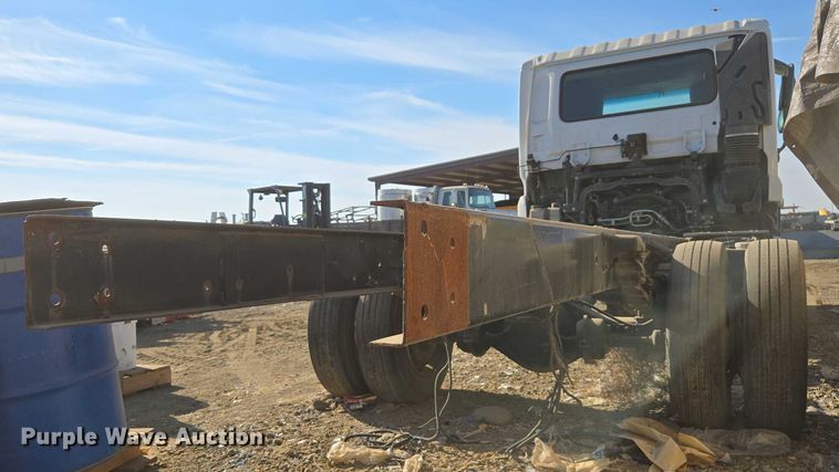 image for item EC1143 2011 Nissan UD2000 truck cab and chassis