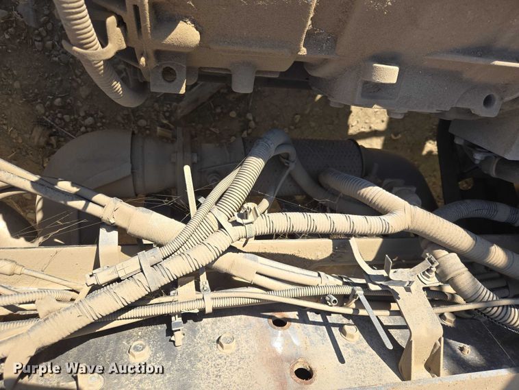 image for item EC1143 2011 Nissan UD2000 truck cab and chassis