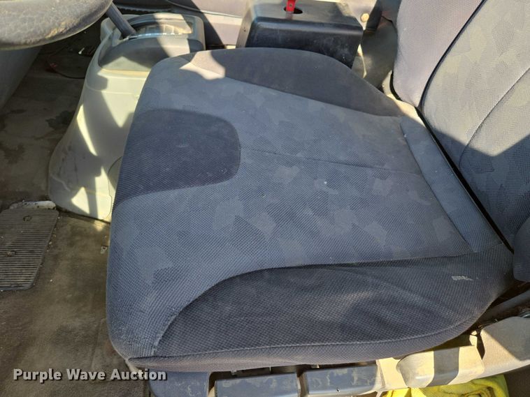 image for item EC1143 2011 Nissan UD2000 truck cab and chassis