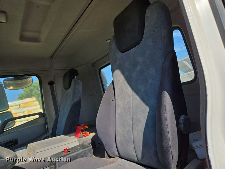 image for item EC1143 2011 Nissan UD2000 truck cab and chassis