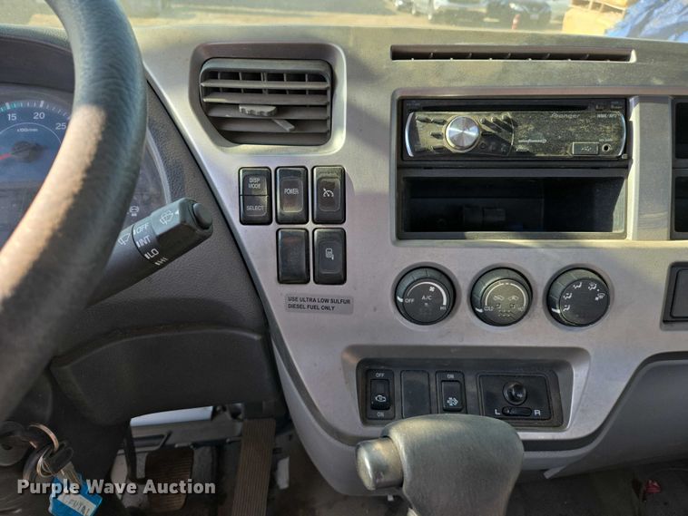 image for item EC1143 2011 Nissan UD2000 truck cab and chassis