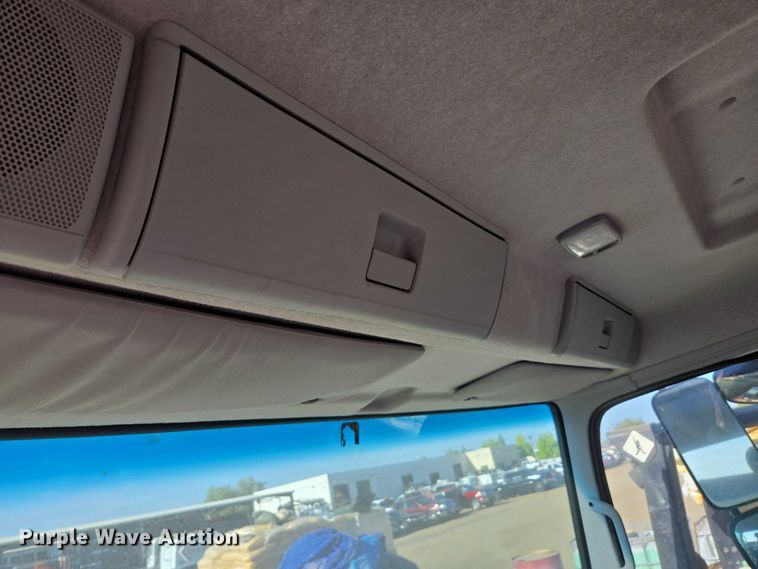 image for item EC1143 2011 Nissan UD2000 truck cab and chassis