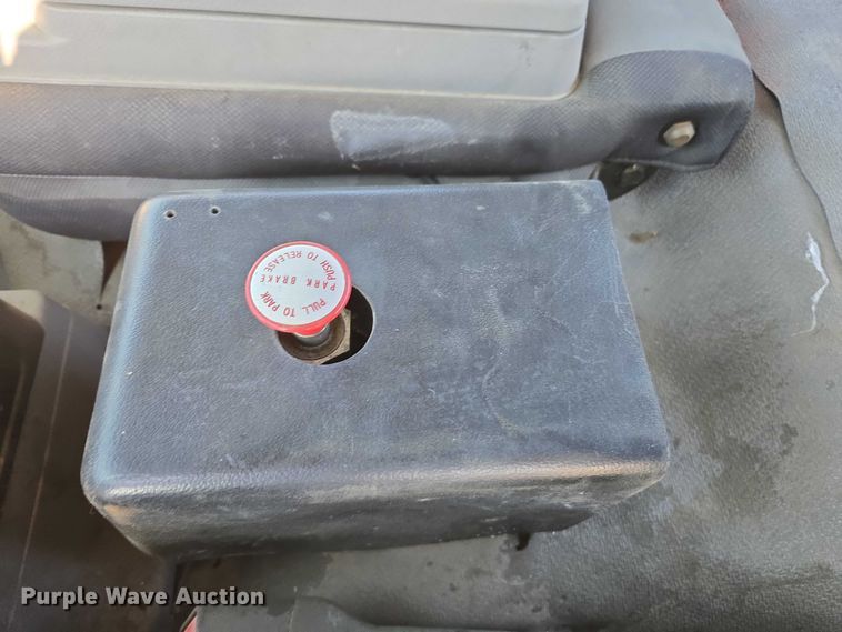 image for item EC1143 2011 Nissan UD2000 truck cab and chassis