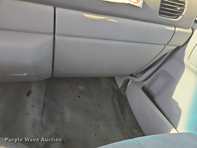 image for item EC1143 2011 Nissan UD2000 truck cab and chassis