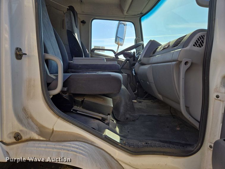 image for item EC1143 2011 Nissan UD2000 truck cab and chassis