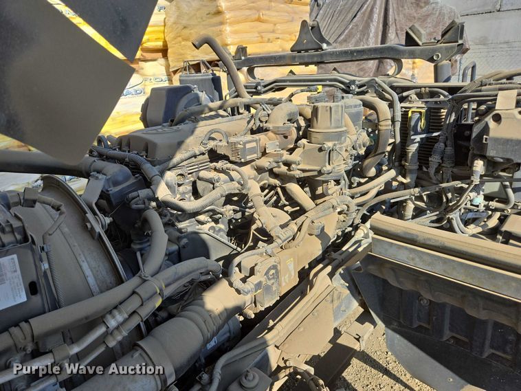 image for item EC1143 2011 Nissan UD2000 truck cab and chassis