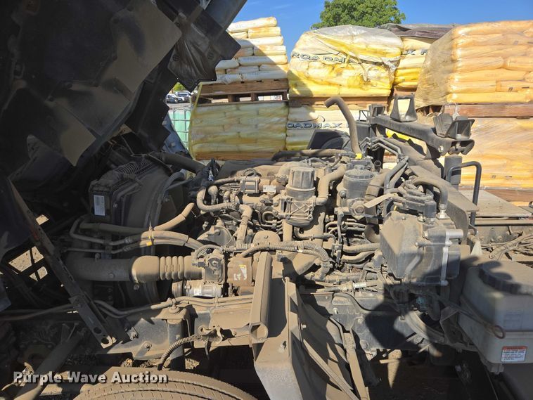 image for item EC1143 2011 Nissan UD2000 truck cab and chassis