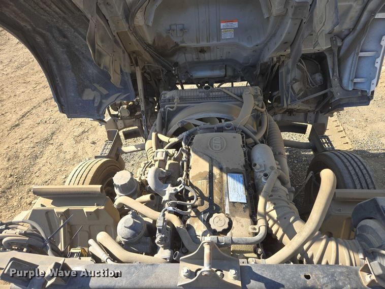 image for item EC1143 2011 Nissan UD2000 truck cab and chassis