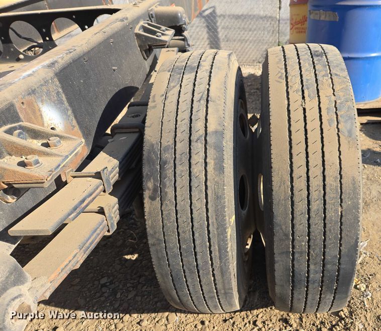 image for item EC1143 2011 Nissan UD2000 truck cab and chassis