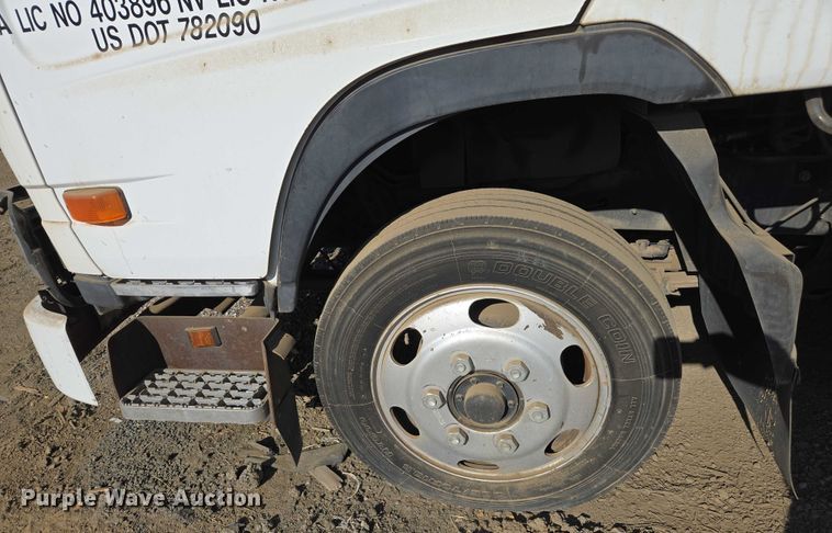 image for item EC1143 2011 Nissan UD2000 truck cab and chassis