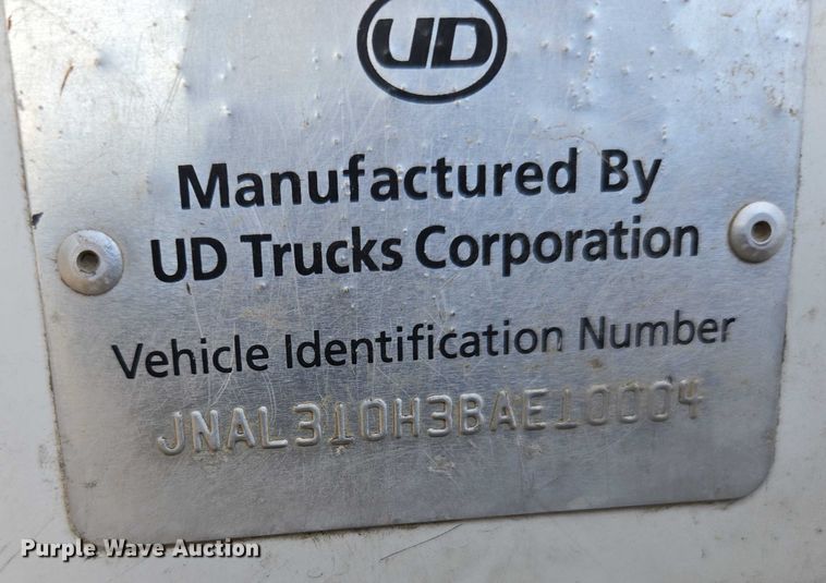 image for item EC1143 2011 Nissan UD2000 truck cab and chassis