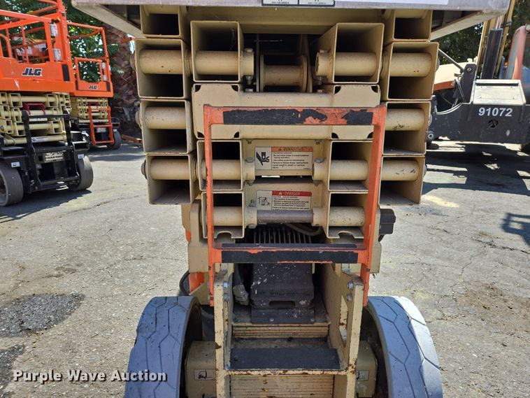 image for item EC1146 2013 JLG Industries 2630 ES scissor lift