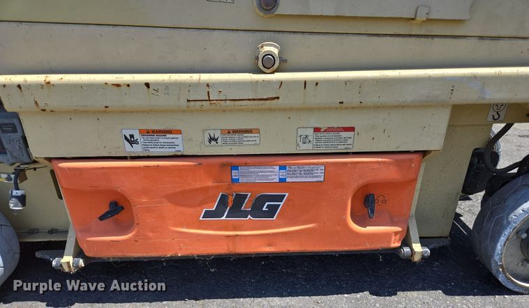 image for item EC1146 2013 JLG Industries 2630 ES scissor lift