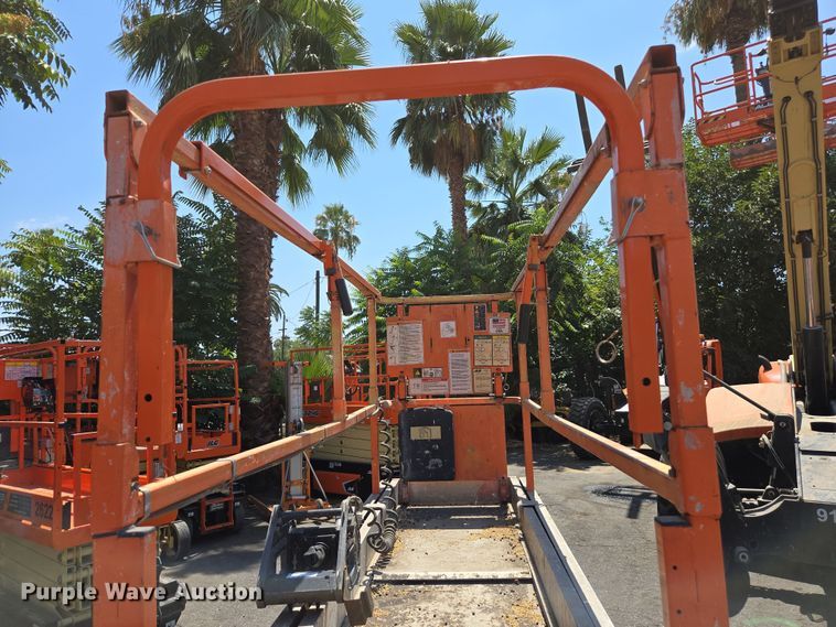 image for item EC1146 2013 JLG Industries 2630 ES scissor lift