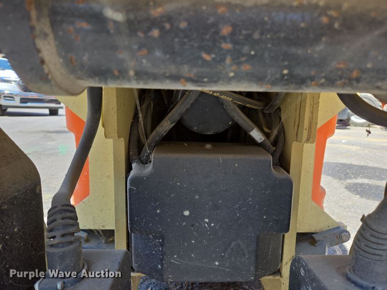 image for item EC1146 2013 JLG Industries 2630 ES scissor lift