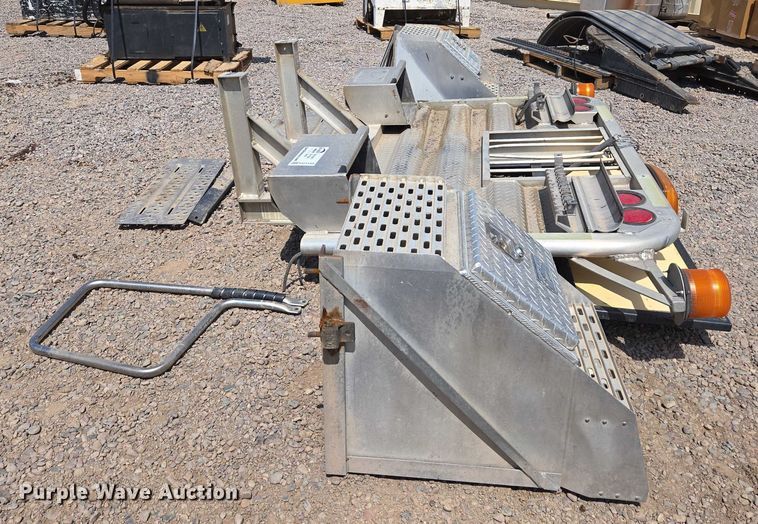 image for item EC1155 Headache rack