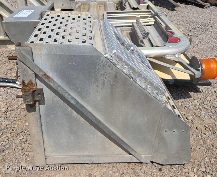 image for item EC1155 Headache rack