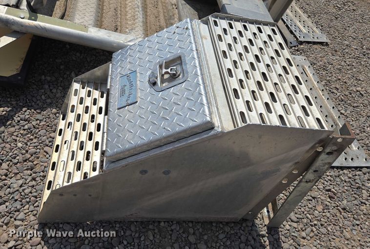 image for item EC1155 Headache rack