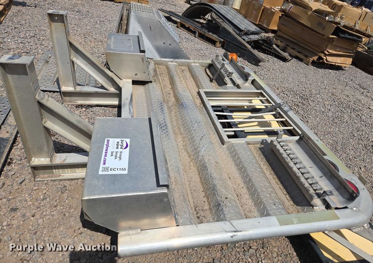 image for item EC1155 Headache rack