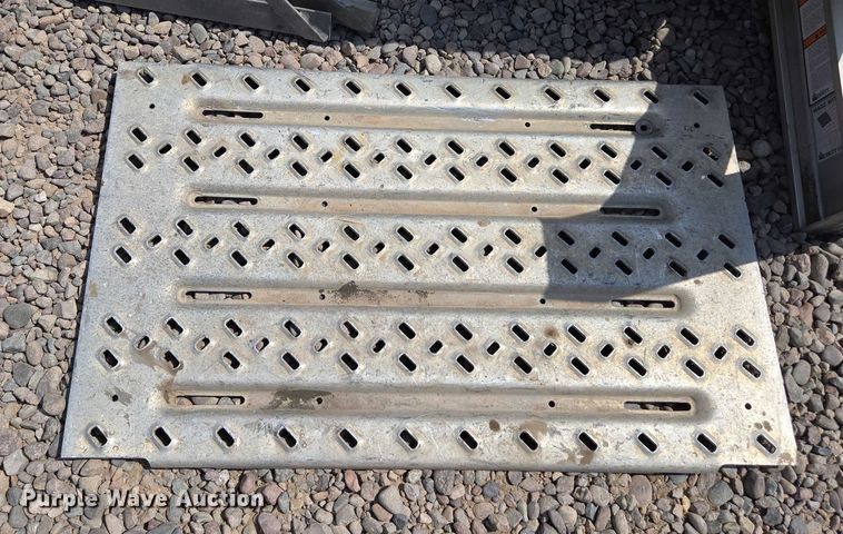 image for item EC1155 Headache rack