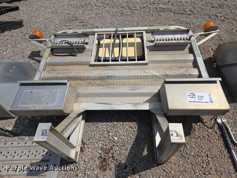 image for item EC1155 Headache rack