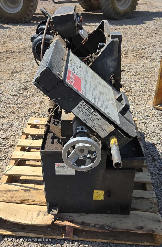 image for item EC1159 Dayton 4YG31 metal cutting bandsaw