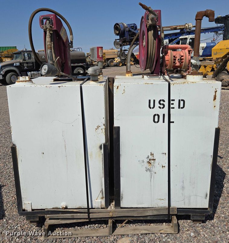 image for item EC1162 (2) fuel tanks