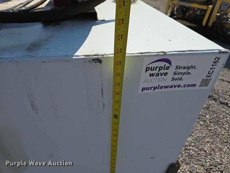 image for item EC1162 (2) fuel tanks