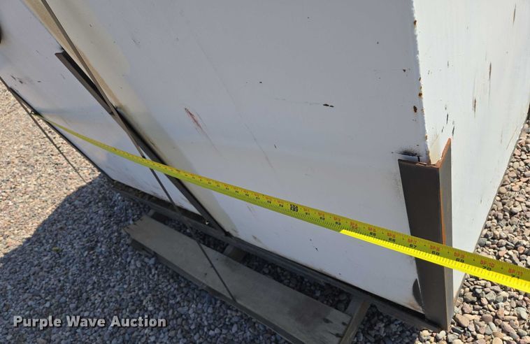 image for item EC1162 (2) fuel tanks