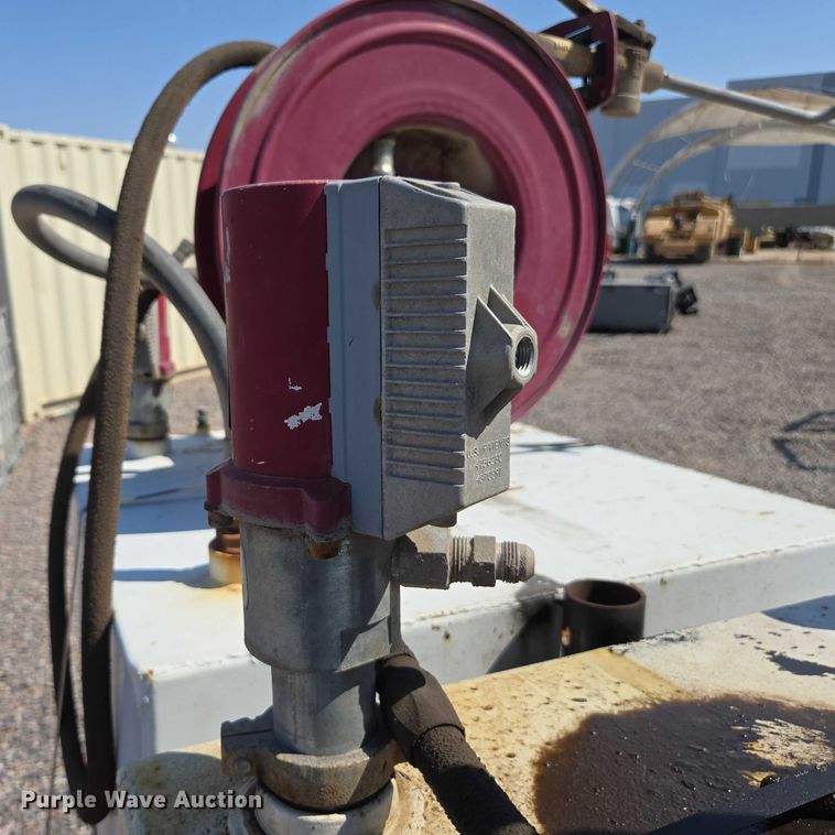 image for item EC1162 (2) fuel tanks